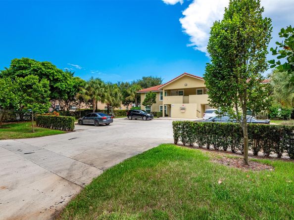 8706 NW 35th St, Coral Springs FL 33065