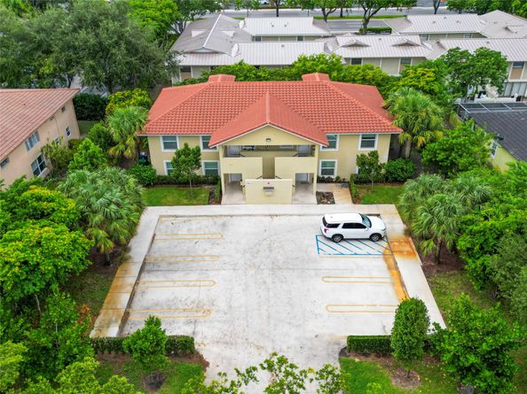 8706 NW 35th St, Coral Springs FL 33065