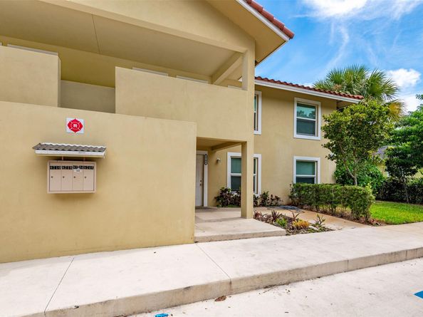 8706 NW 35th St, Coral Springs FL 33065