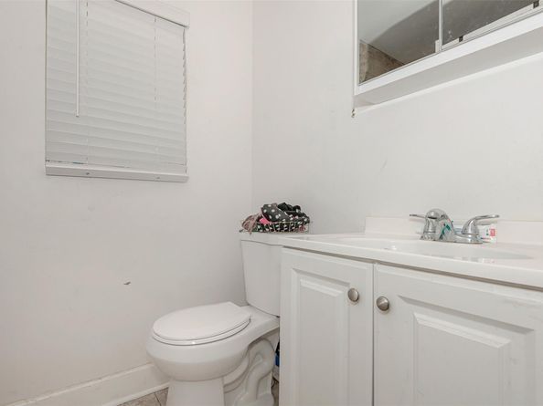 8706 NW 35th St, Coral Springs FL 33065
