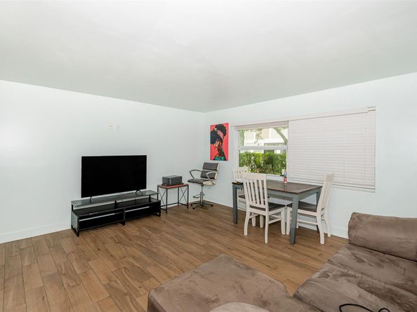 8706 NW 35th St, Coral Springs FL 33065