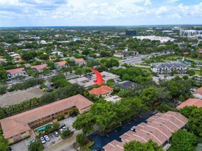 8706 NW 35th St, Coral Springs FL 33065