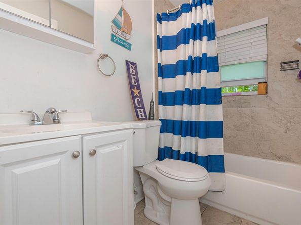 8706 NW 35th St, Coral Springs FL 33065