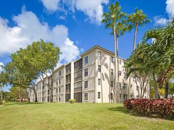 6037 Pointe Regal Circle