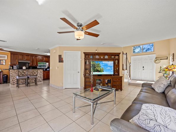 4813 NW 14th Dr, Coconut Creek FL 33063