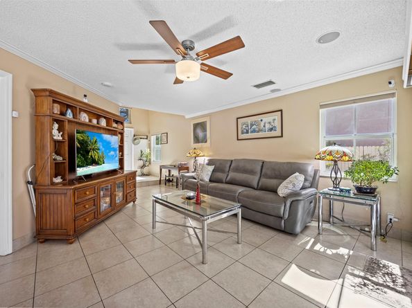 4813 NW 14th Dr, Coconut Creek FL 33063
