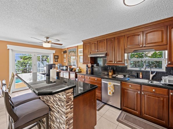 4813 NW 14th Dr, Coconut Creek FL 33063