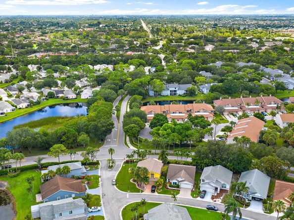 119 Hammocks Drive, Greenacres FL 33413