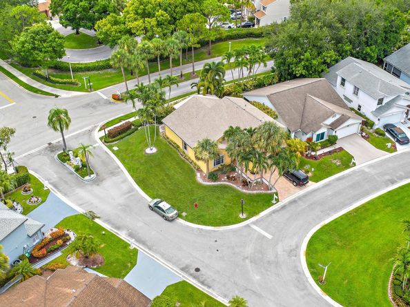 119 Hammocks Drive, Greenacres FL 33413