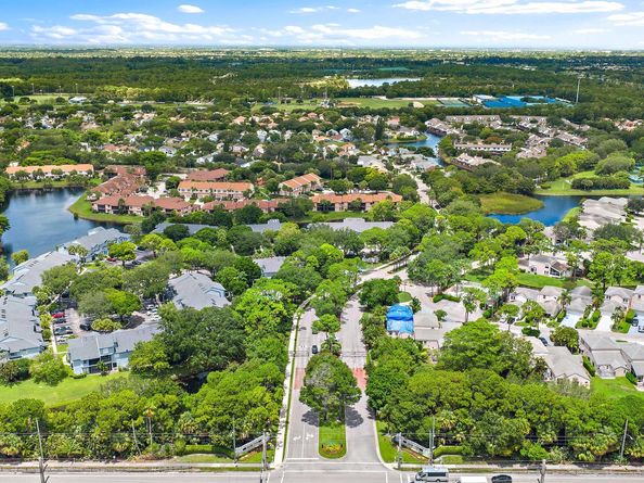 119 Hammocks Drive, Greenacres FL 33413