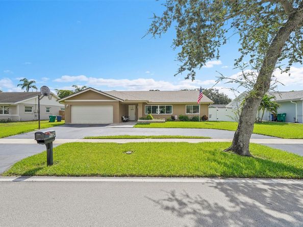 5724 SW 118 Avenue, Cooper City FL 33330