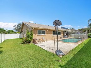 5724 SW 118 Avenue, Cooper City FL 33330