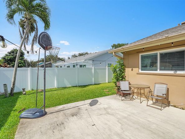 5724 SW 118 Avenue, Cooper City FL 33330