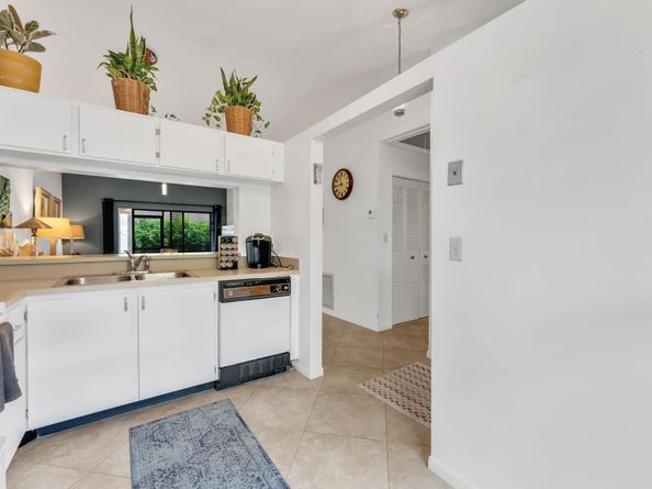 3086 S Oakland Forest Dr 1203, Oakland Park FL 33309