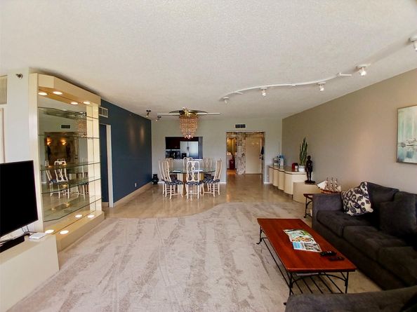 3507 Oaks Way 106, Pompano Beach FL 33069