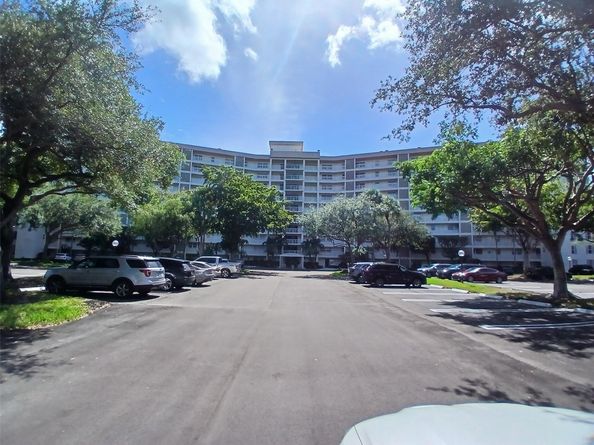 3507 Oaks Way 106, Pompano Beach FL 33069