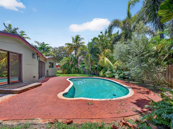 111 NE 16th Ct, Fort Lauderdale FL 33305