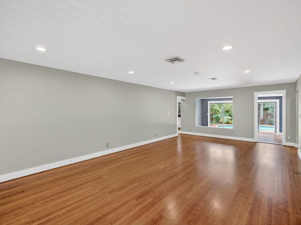 111 NE 16th Ct, Fort Lauderdale FL 33305