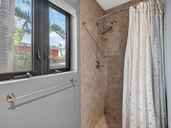 111 NE 16th Ct, Fort Lauderdale FL 33305