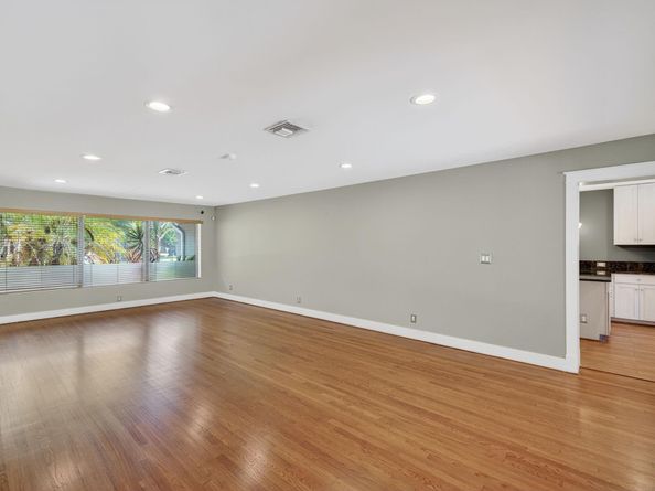 111 NE 16th Ct, Fort Lauderdale FL 33305
