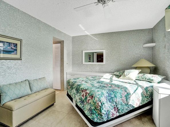 9450 Poinciana Pl 310, Davie FL 33324
