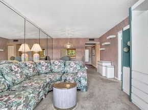 9450 Poinciana Pl 310, Davie FL 33324