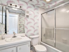 9450 Poinciana Pl 310, Davie FL 33324
