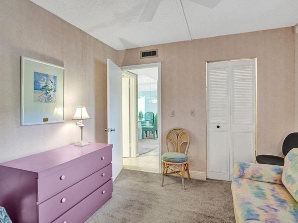9450 Poinciana Pl 310, Davie FL 33324