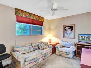 9450 Poinciana Pl 310, Davie FL 33324