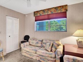 9450 Poinciana Pl 310, Davie FL 33324