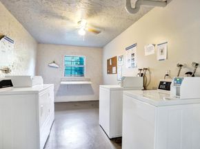 9450 Poinciana Pl 310, Davie FL 33324