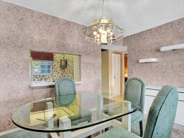 9450 Poinciana Pl 310, Davie FL 33324