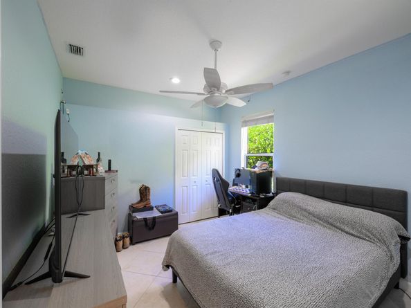 3968 W Hamilton, West Palm Beach FL 33411