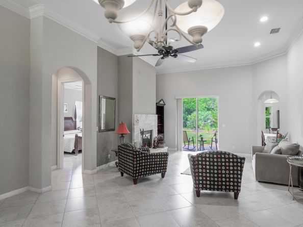 3968 W Hamilton, West Palm Beach FL 33411