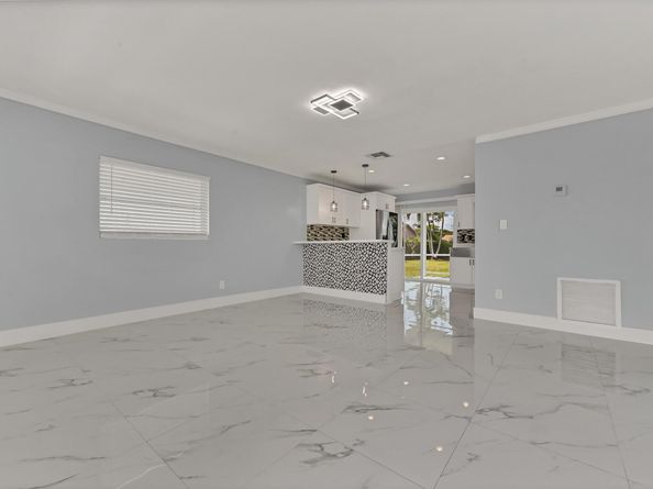 9705 NW 70th Court, Tamarac FL 33321