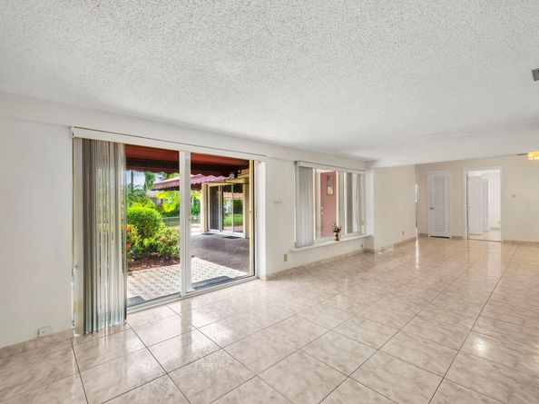 3881 NW 100th Ave, Coral Springs FL 33065
