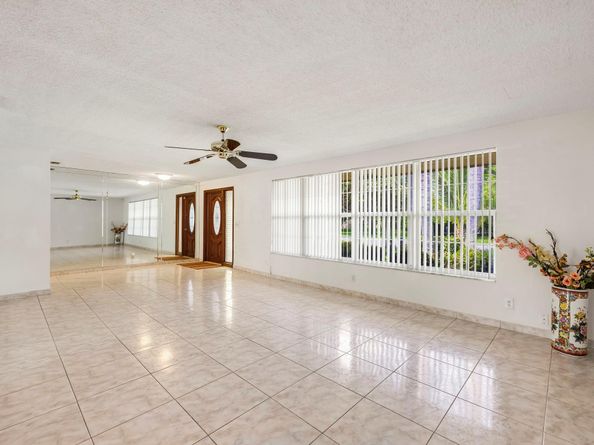 3881 NW 100th Ave, Coral Springs FL 33065