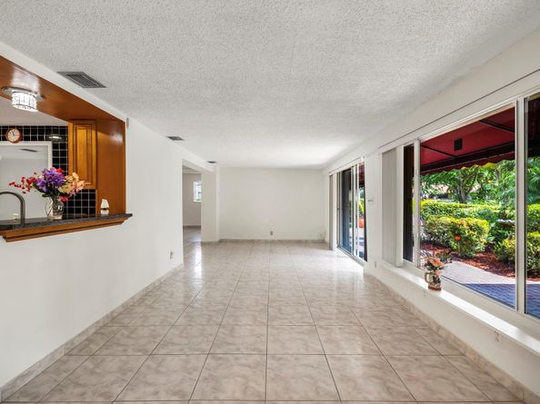 3881 NW 100th Ave, Coral Springs FL 33065