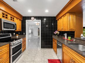 3881 NW 100th Ave, Coral Springs FL 33065