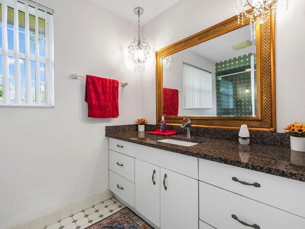 3881 NW 100th Ave, Coral Springs FL 33065