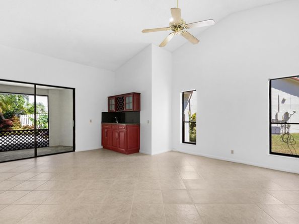 1541 NW 101st Ave, Plantation FL 33322