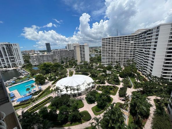2500 Parkview Dr 1618, Hallandale Beach FL 33009