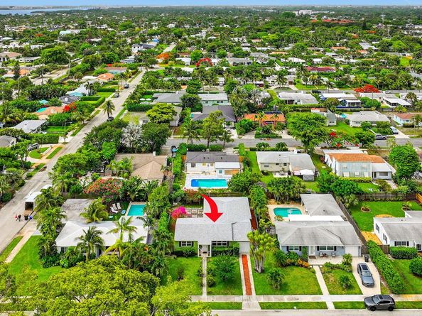 320 Summa Street, West Palm Beach FL 33405