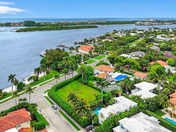 320 Summa Street, West Palm Beach FL 33405