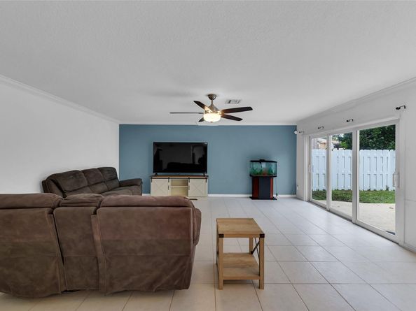 17947 SW 36th St, Miramar FL 33029