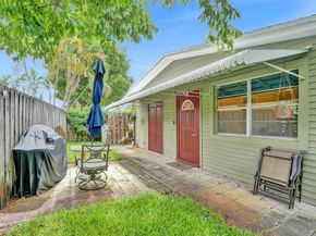 2731 NE 9th Ave, Pompano Beach FL 33064