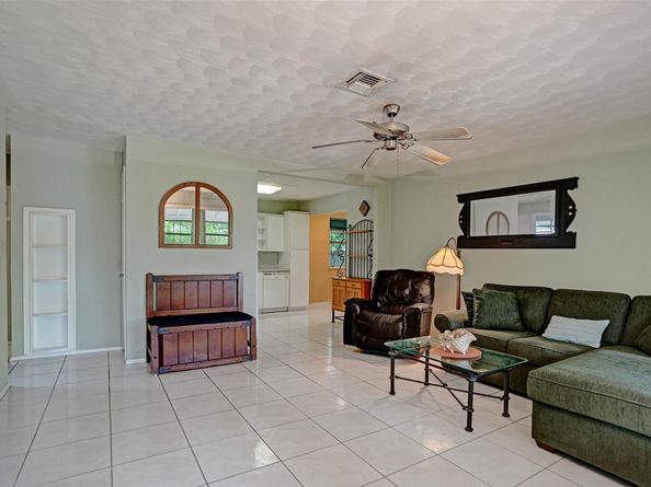 2731 NE 9th Ave, Pompano Beach FL 33064