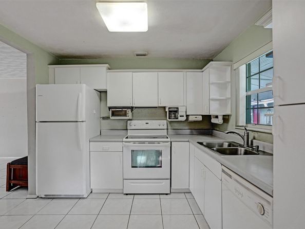 2731 NE 9th Ave, Pompano Beach FL 33064