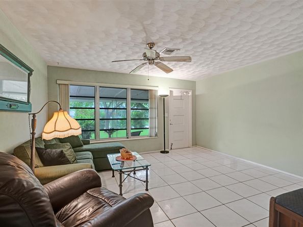 2731 NE 9th Ave, Pompano Beach FL 33064