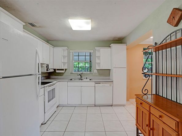 2731 NE 9th Ave, Pompano Beach FL 33064